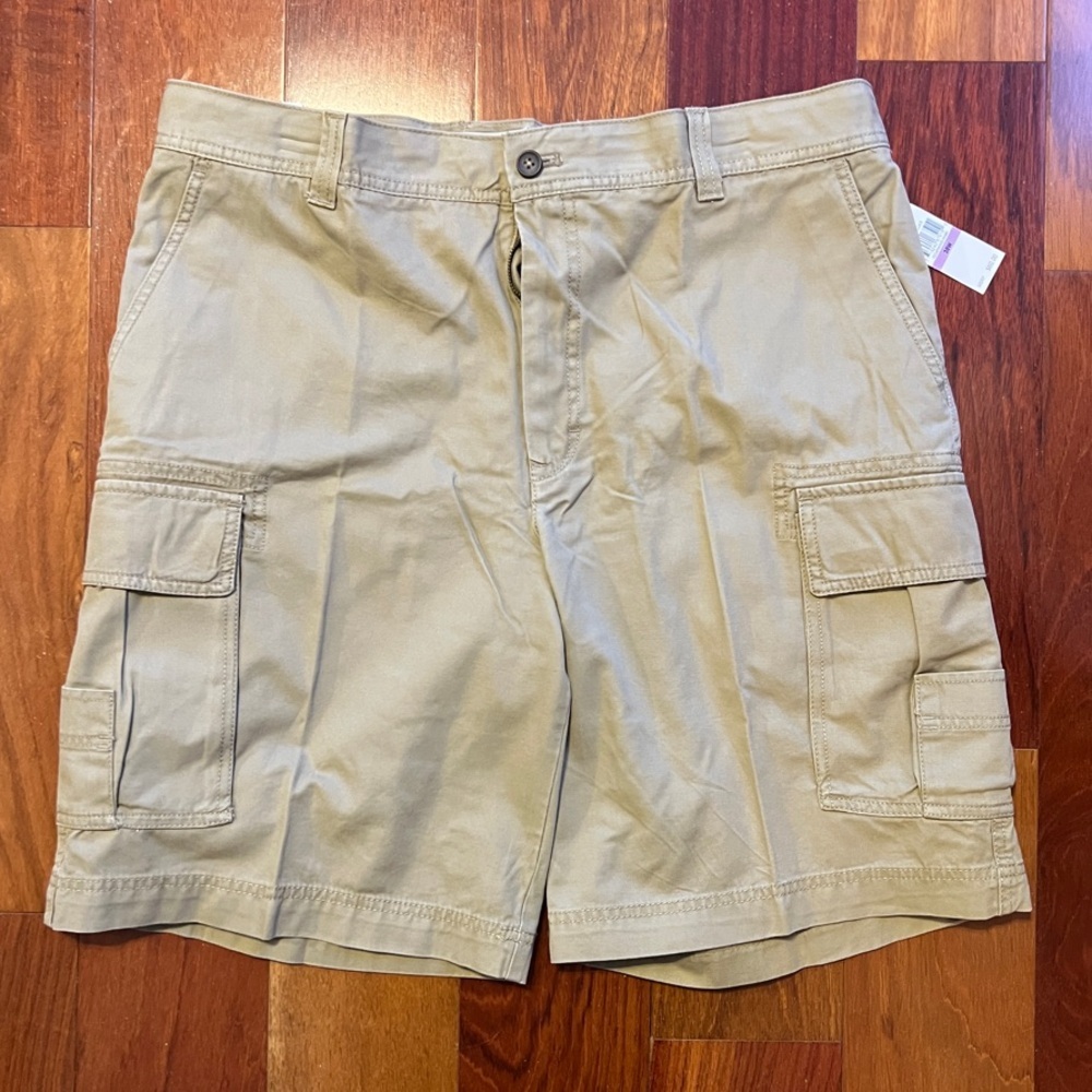 IZOD Men's Khaki Cargo Shorts